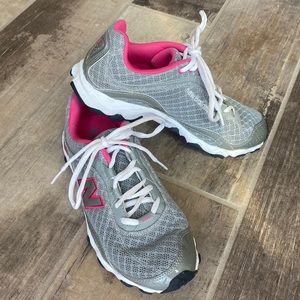 EUC New Balance 600 Size 7